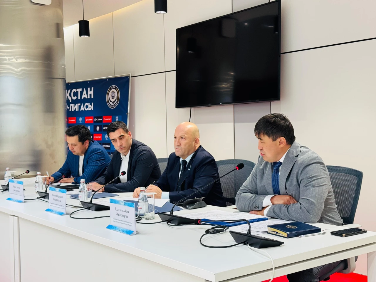 КФФ и акимат Туркестанской области обсудили развитие футбола в регионе